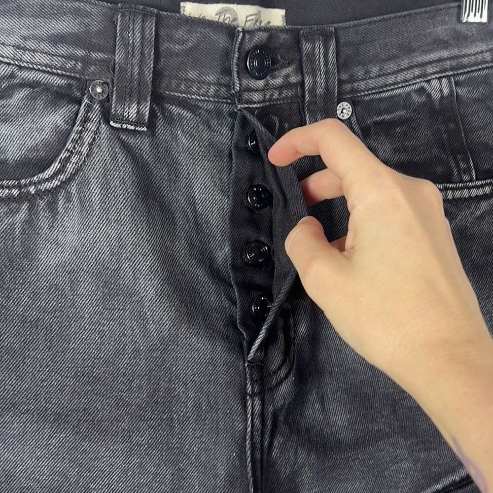 We the Free high waist black denim shorts size 24 - Picture 4 of 8